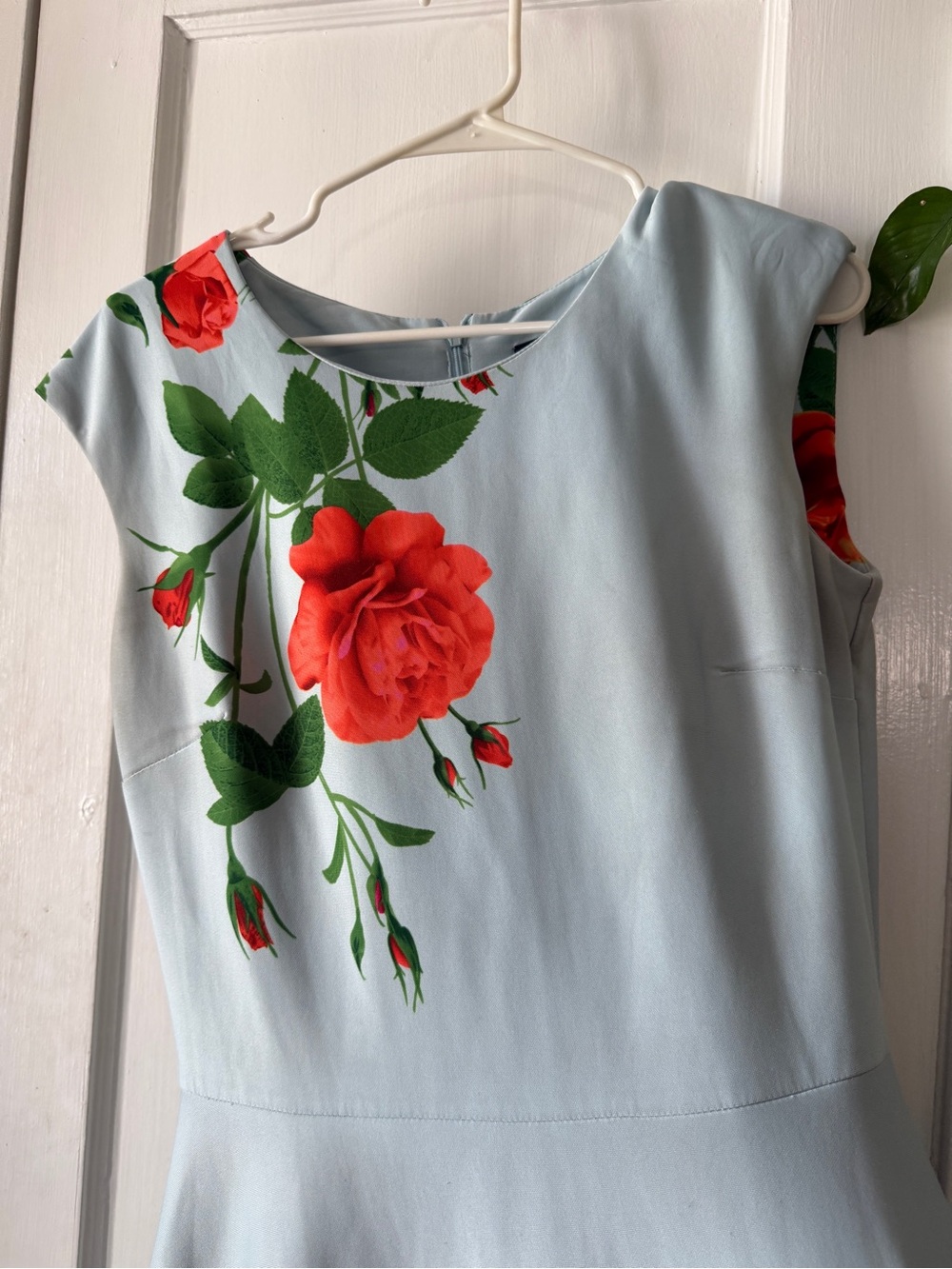 Gabby Skye Light Blue Midi Dress with Red Rose Print size 12 - Picture 4 of 9